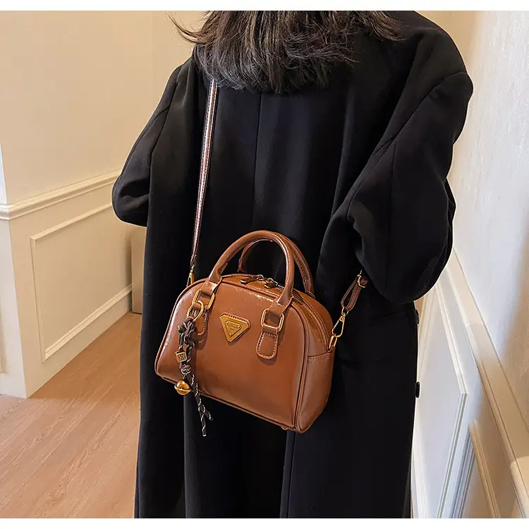 Women's Brown Leather Crossbody Bag with Chain Strap — feature 14