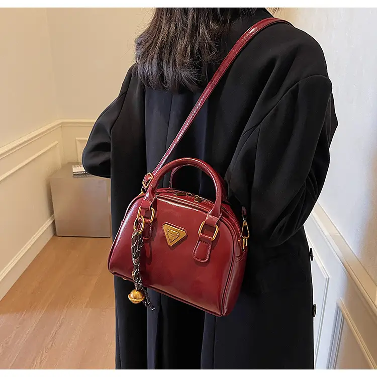 Women's Brown Leather Crossbody Bag with Chain Strap — feature 8