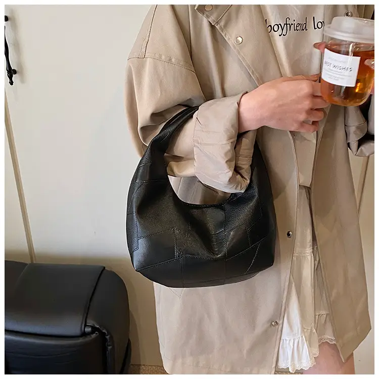 2025 Red Leather Shoulder Bag Large Capacity Casual Fashion — feature 12