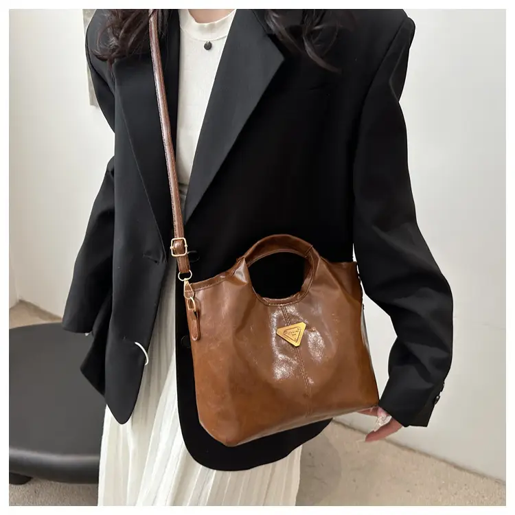 Vintage Brown Leather Tote Bag with Gold Plated Logo — feature 12
