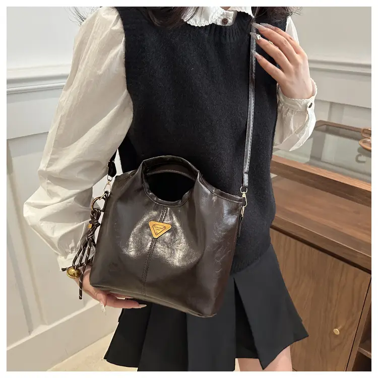Vintage Brown Leather Tote Bag with Gold Plated Logo — feature 15