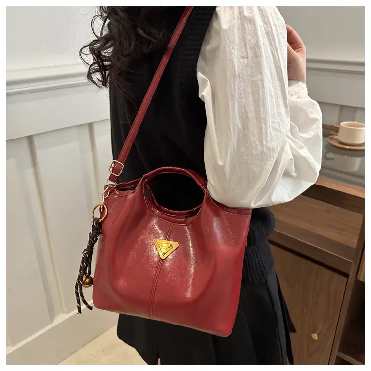 Vintage Brown Leather Tote Bag with Gold Plated Logo — feature 17