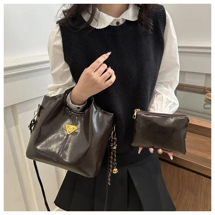 Vintage Brown Leather Tote Bag with Gold Plated Logo — feature 19