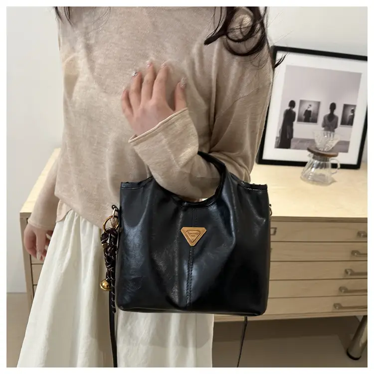 Vintage Brown Leather Tote Bag with Gold Plated Logo — feature 22