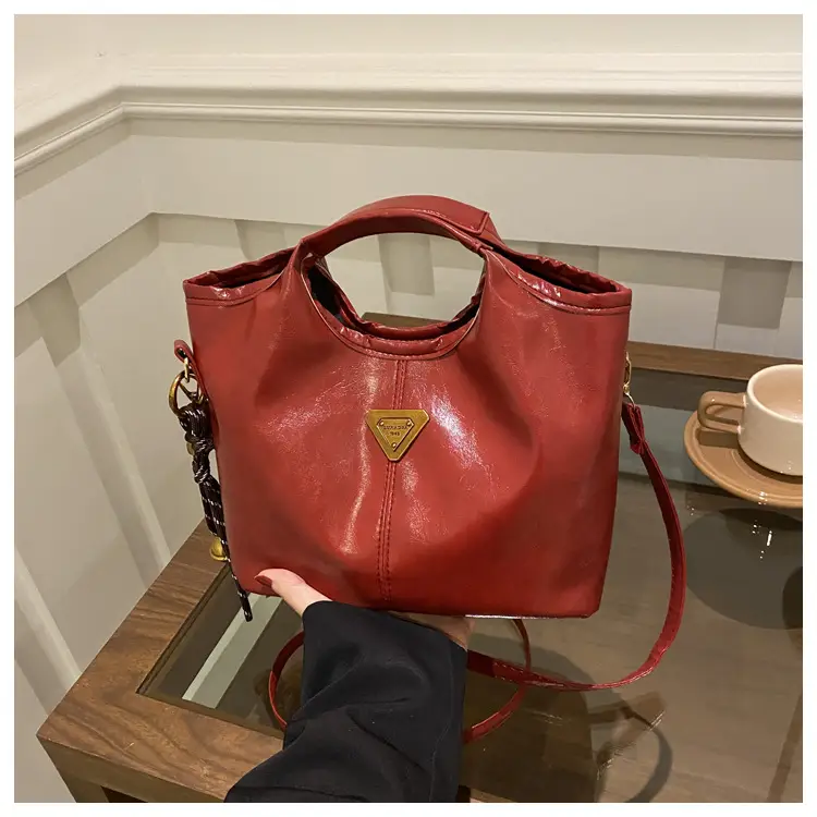 Vintage Brown Leather Tote Bag with Gold Plated Logo — feature 27