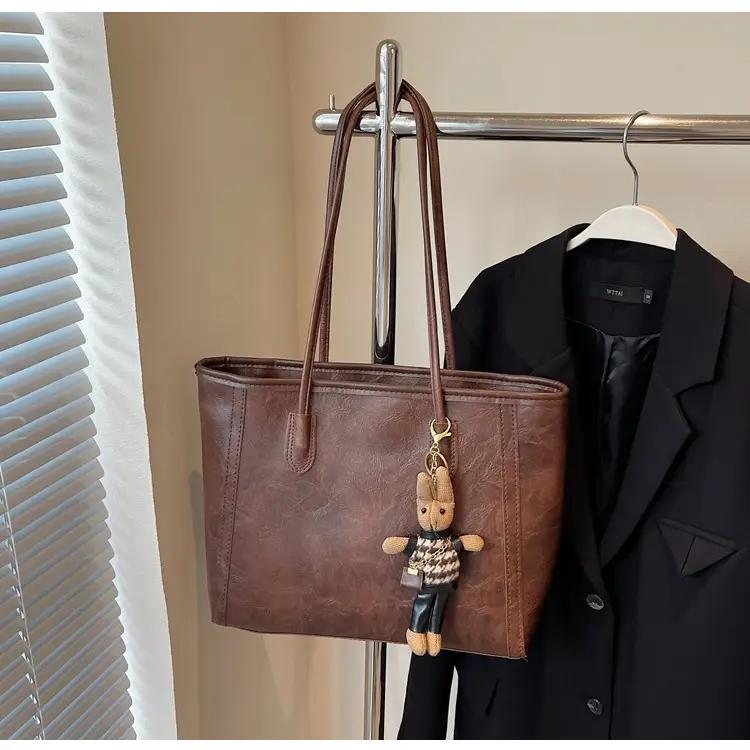 Cross-Border Women's Beige Leather Shoulder Bag 2026 — feature 8