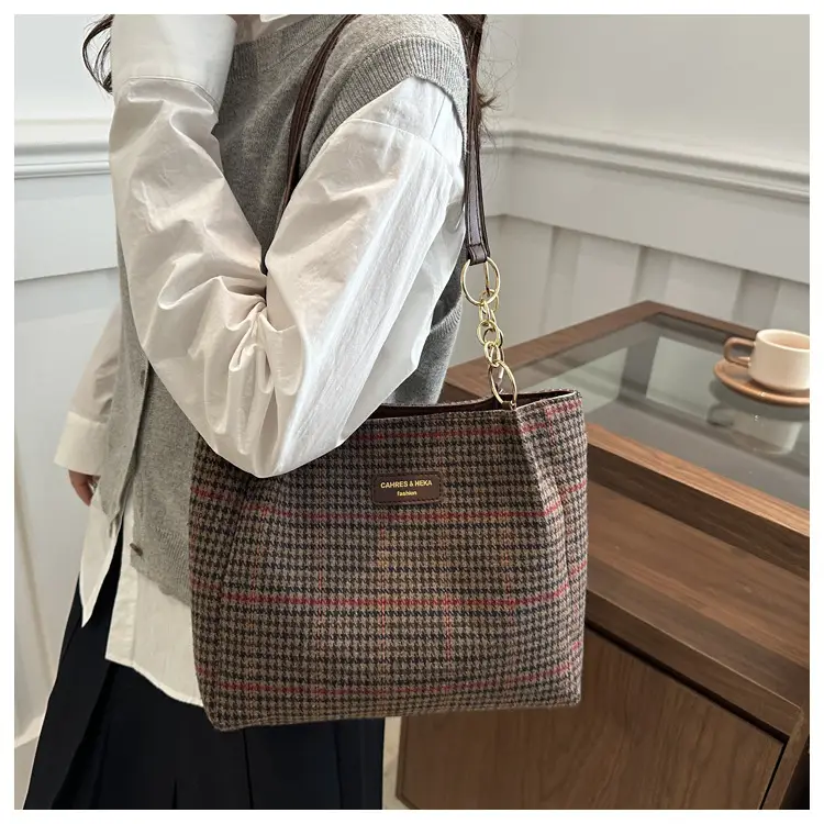 Women's Vintage Plaid Shoulder Bag 2024 Winter New — feature 13