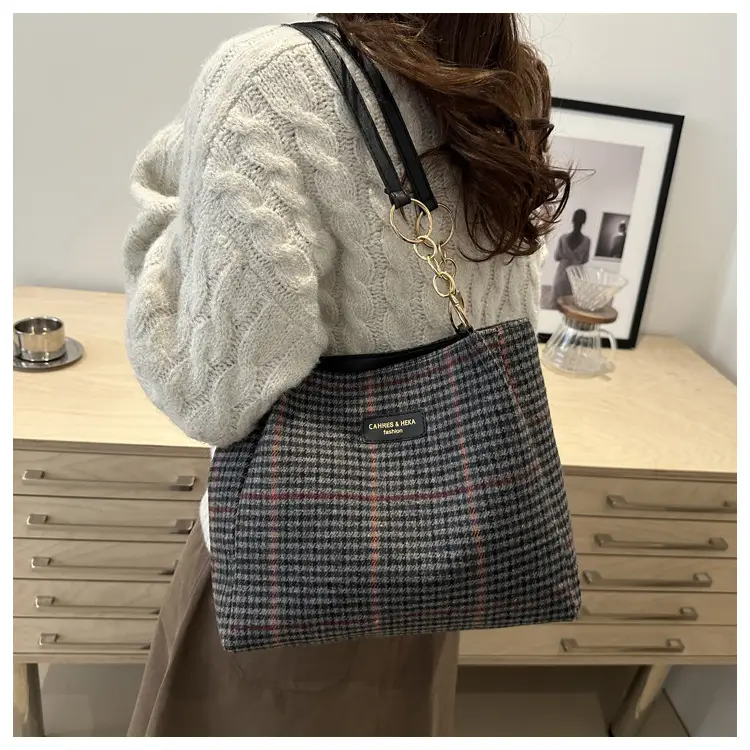 Women's Vintage Plaid Shoulder Bag 2024 Winter New — feature 16