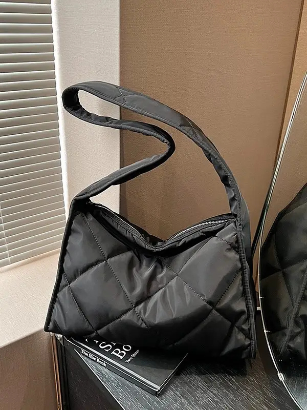 Black Quilted Shoulder Bag for Women 2024 Winter - Image 2