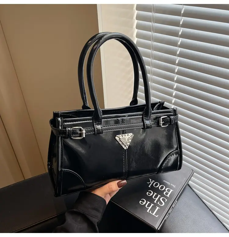 Women's Pink Leather Crossbody Bag with Heart Detail — feature 16