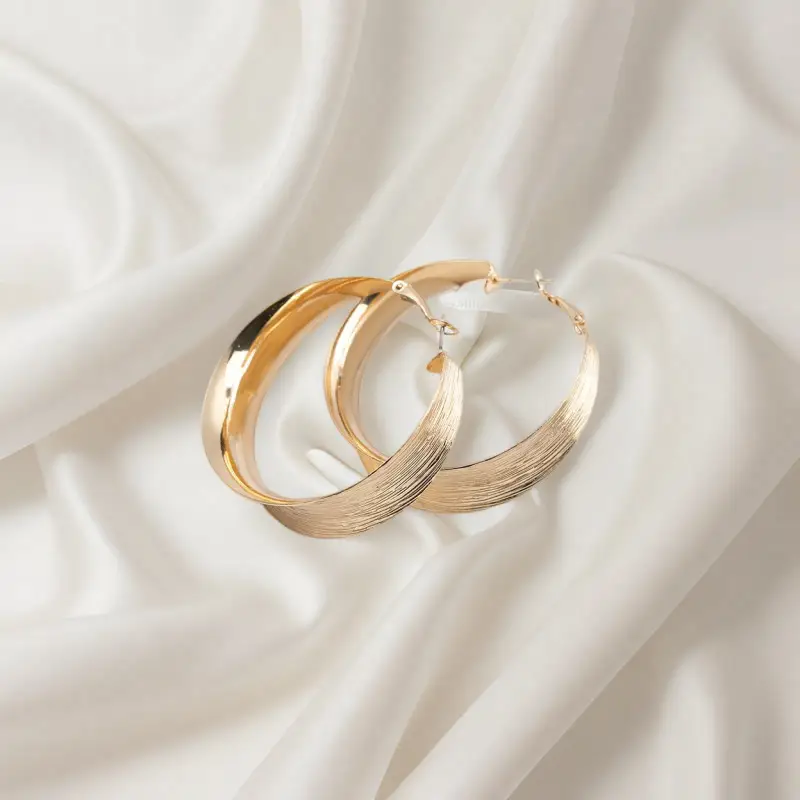 Gold Brushed Round Earrings for Women Party Gift — feature 2