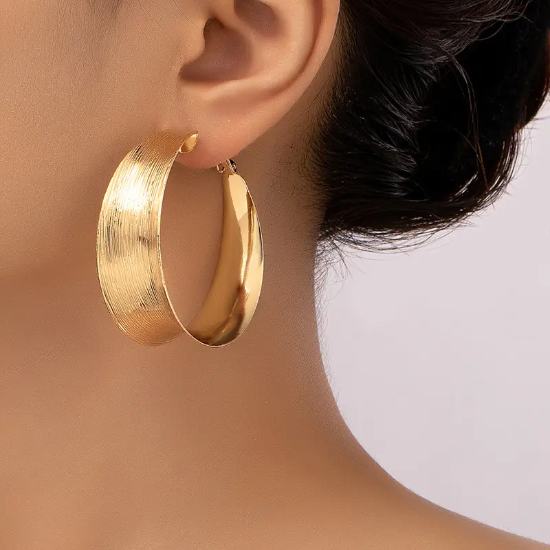 Gold Brushed Round Earrings for Women Party Gift — feature 3
