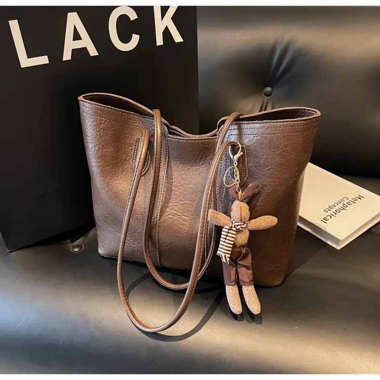 Women Retro Brown Leather Shoulder Bag with Tassel — feature 7