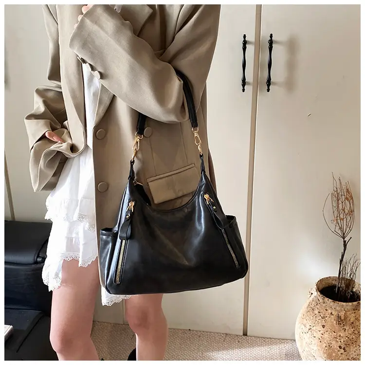 Women's Large Capacity Black Leather Tote Bag — feature 11