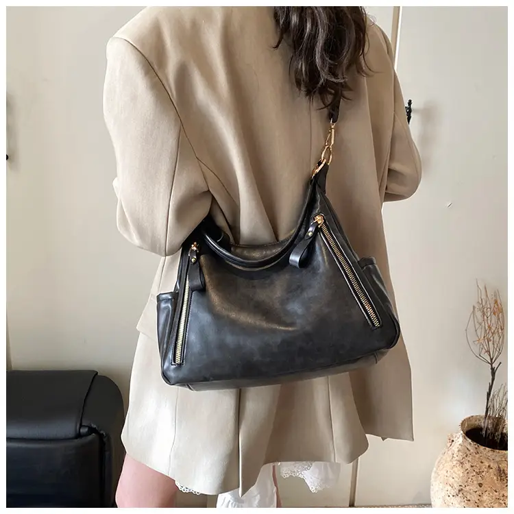 Women's Large Capacity Black Leather Tote Bag — feature 12
