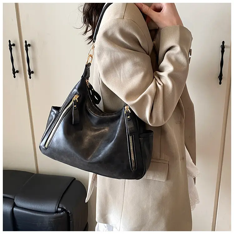 Women's Large Capacity Black Leather Tote Bag — feature 9