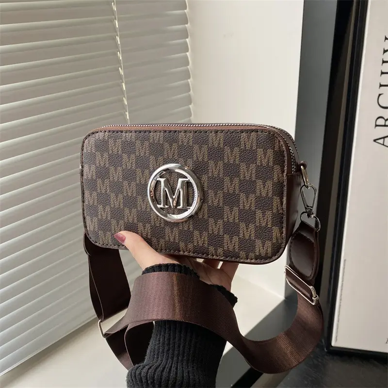 Vintage Printed Crossbody Bag with M Logo 2025 Spring New - Image 4
