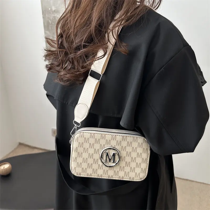 Vintage Printed Crossbody Bag with M Logo 2025 Spring New - Image 5