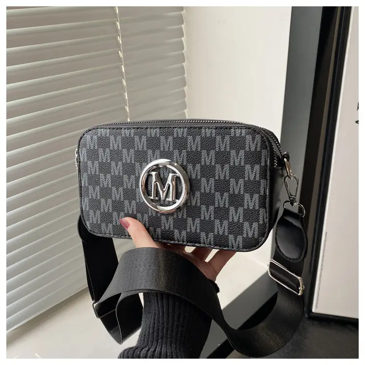 Vintage Printed Crossbody Bag with M Logo 2025 Spring New — feature 12