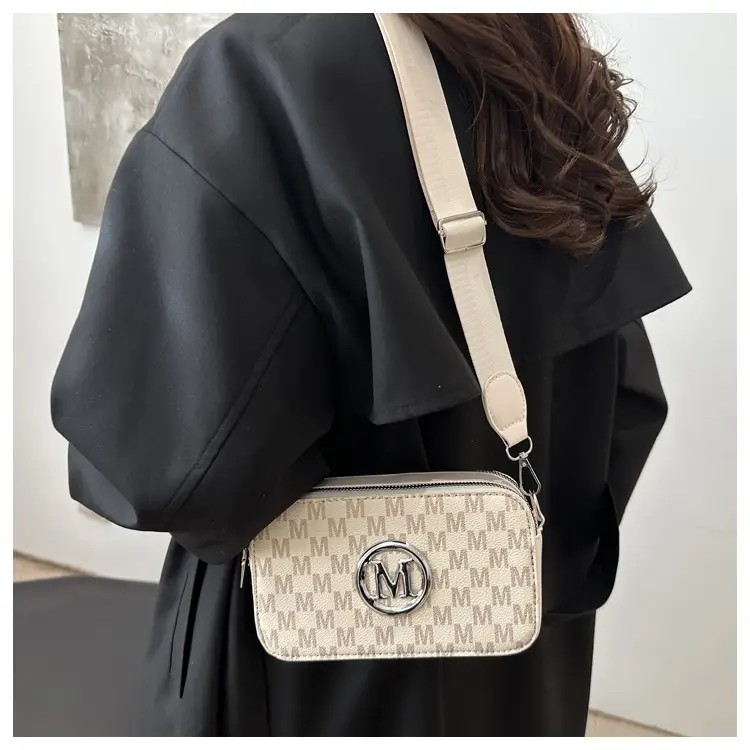 Vintage Printed Crossbody Bag with M Logo 2025 Spring New — feature 20