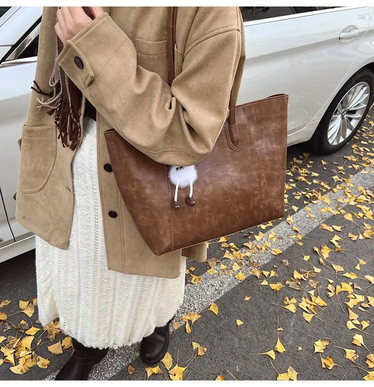 Retro Brown Leather Shoulder Bag for Women 2026 — feature 13
