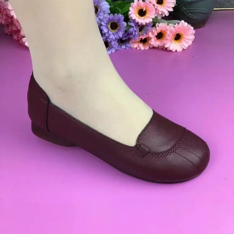 Women's Black Leather Slip-On Flat Shoes 2025 - Image 2