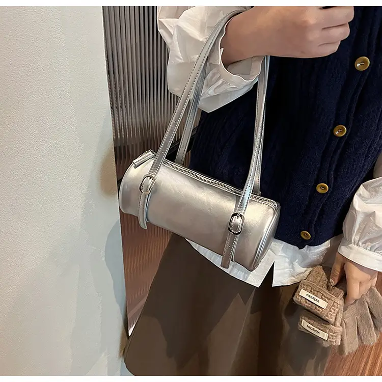 Red Korean-Style Round Shoulder Bag 2026 — feature 14