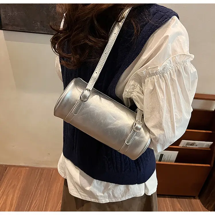 Red Korean-Style Round Shoulder Bag 2026 — feature 18