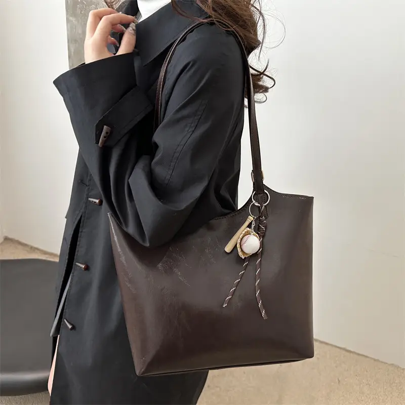 Large Capacity Women's Black Leather Shoulder Bag 2026 - Image 4