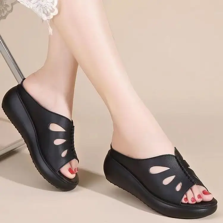 Mother Slippers Women's 2025 Summer New Mid-heel Outer Wear Hollow-out Women's Slippers Middle-aged Women's Wedge Slippers - Image 4