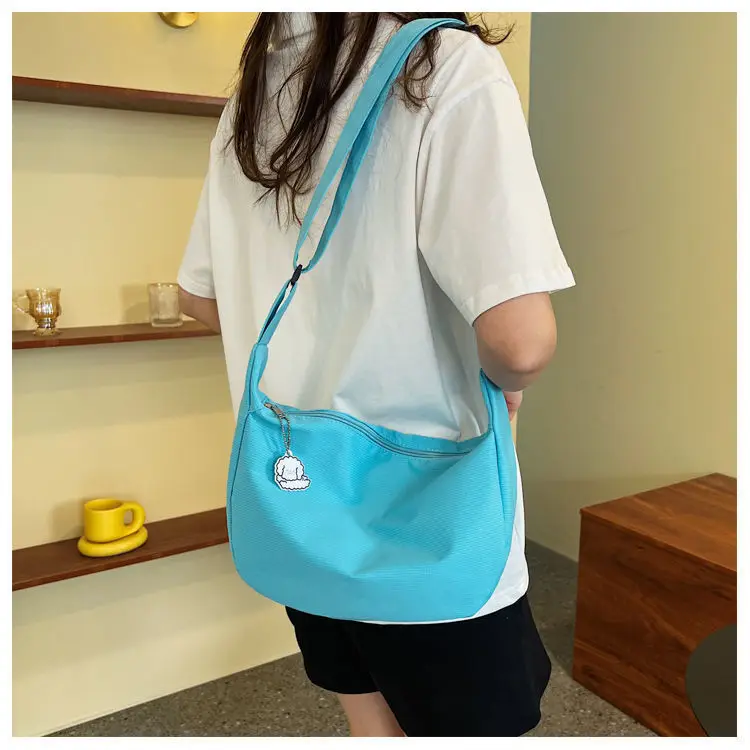 White Satchel Shoulder Bag with Chain Strap — feature 12