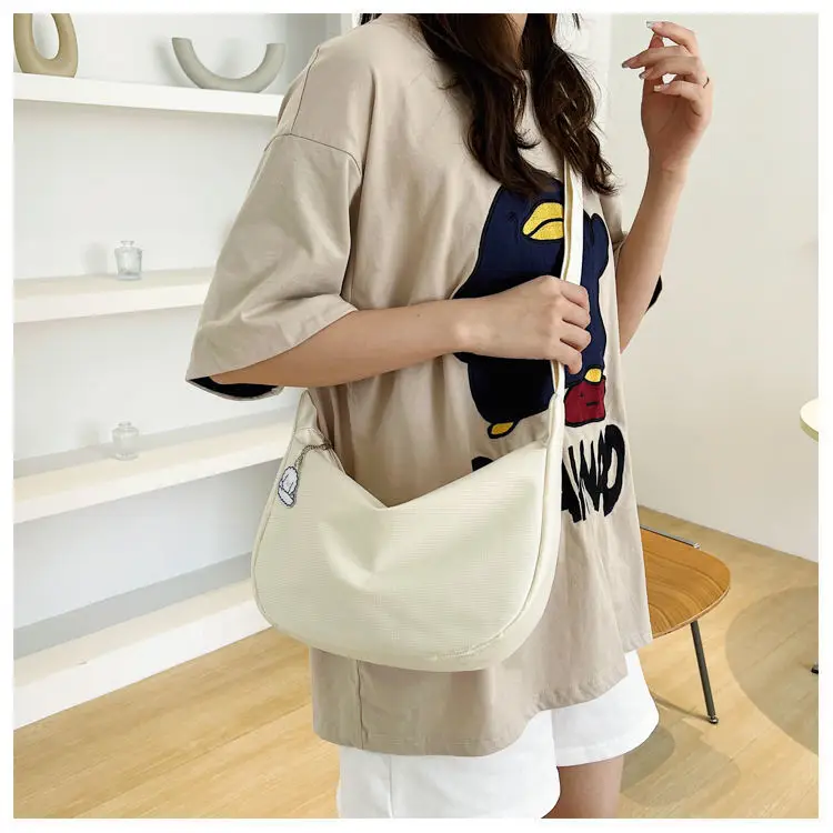 White Satchel Shoulder Bag with Chain Strap — feature 23
