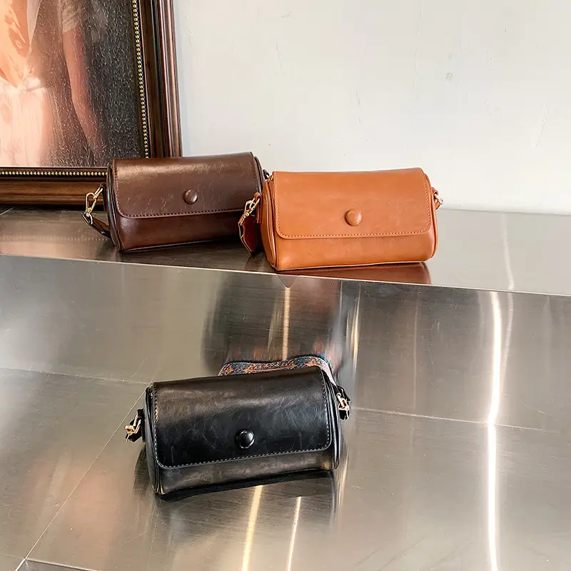 Women's Brown Leather Crossbody Bag with Wide Strap - Image 5