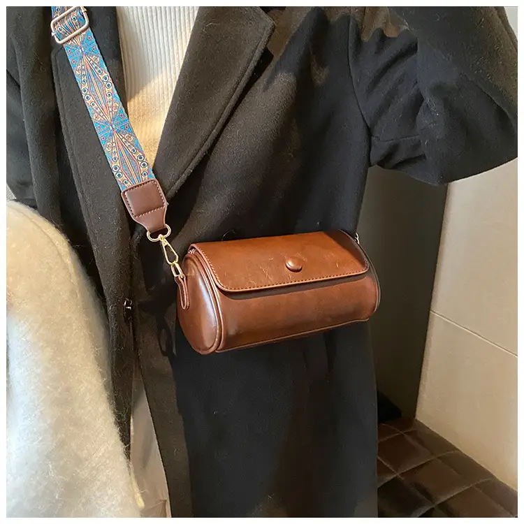 Women's Brown Leather Crossbody Bag with Wide Strap — feature 10