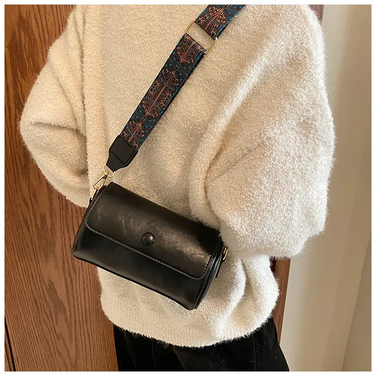 Women's Brown Leather Crossbody Bag with Wide Strap — feature 12