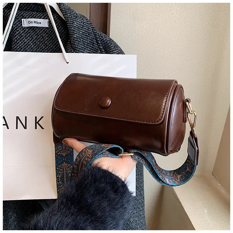 Women's Brown Leather Crossbody Bag with Wide Strap — feature 9