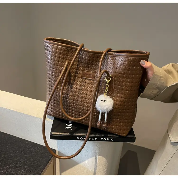 Brown Quilted Women's Shoulder Bag Large Capacity β feature 8