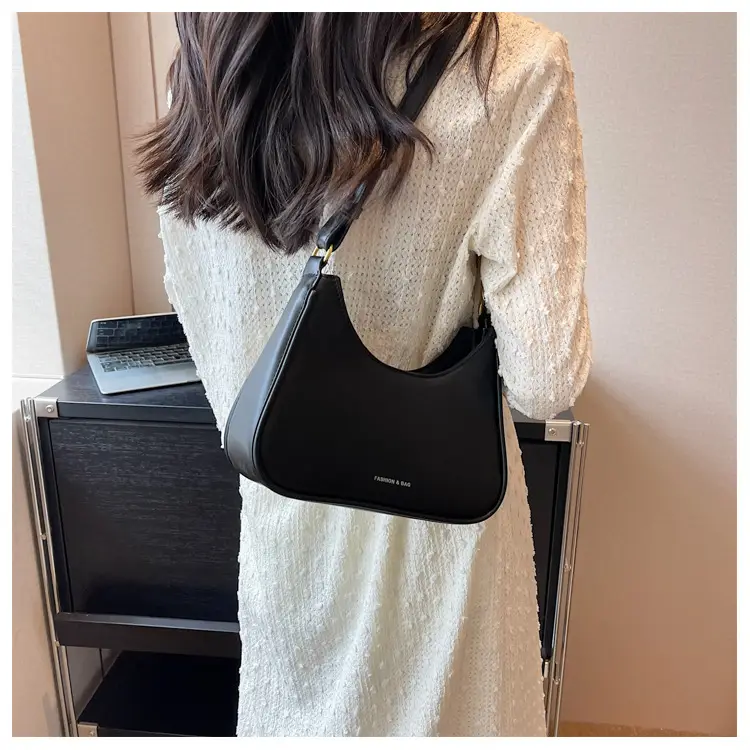 White Underarm Bag Women 2025 New Niche Design — feature 21