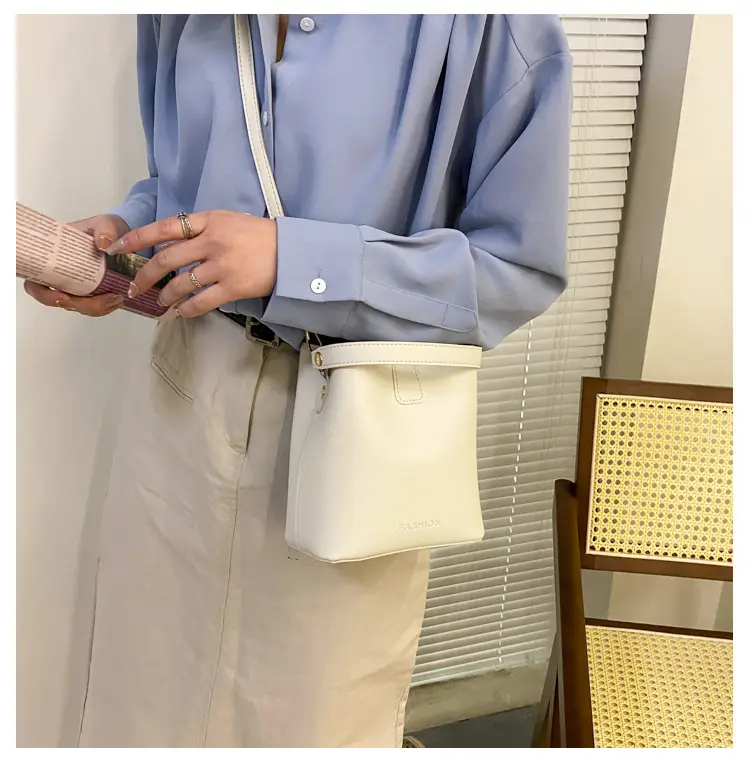 Women's White Korean Style Crossbody Bag 2021 — feature 13