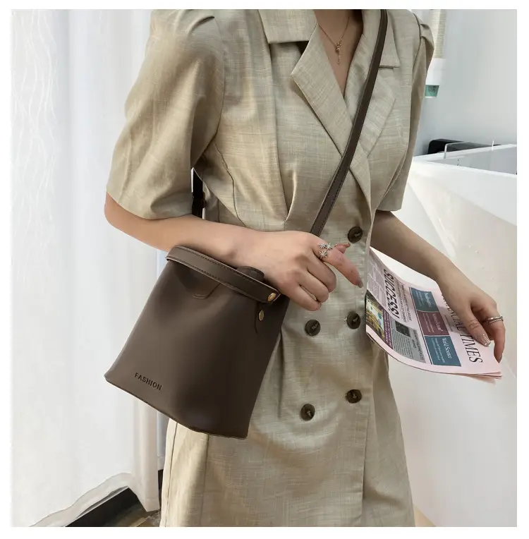 Women's White Korean Style Crossbody Bag 2021 — feature 7