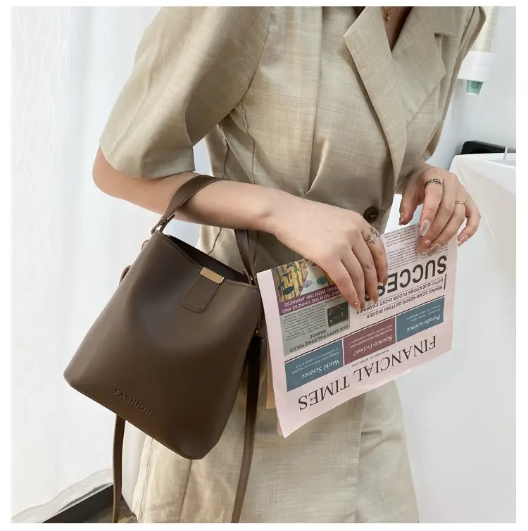 Women's White Korean Style Crossbody Bag 2021 — feature 8