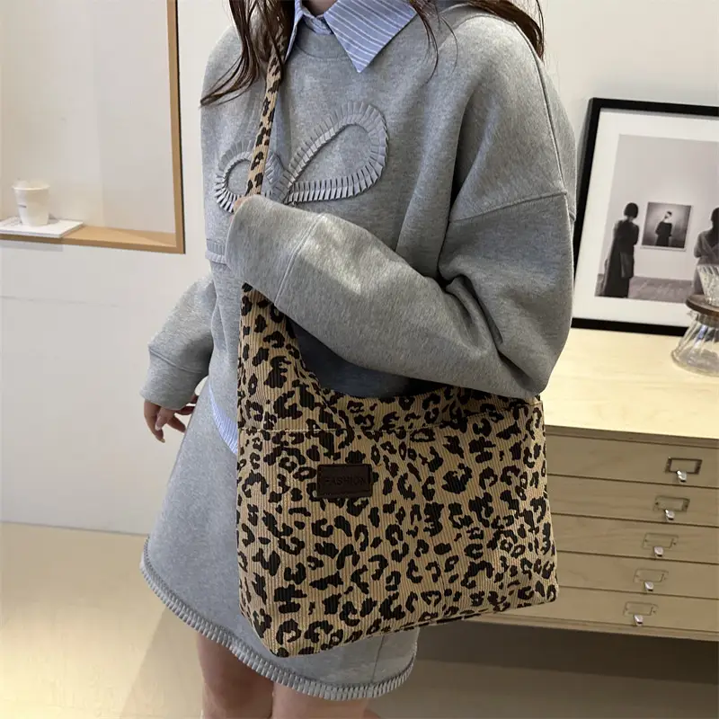 Leopard Print Large Capacity Shoulder Tote Bag 2025 - Image 6