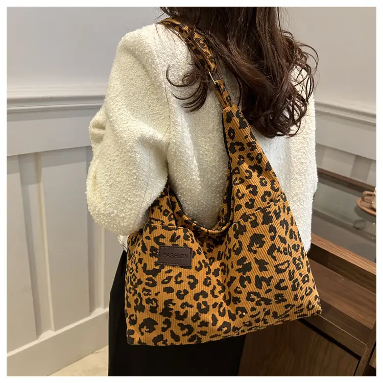 Leopard Print Large Capacity Shoulder Tote Bag 2025 — feature 14