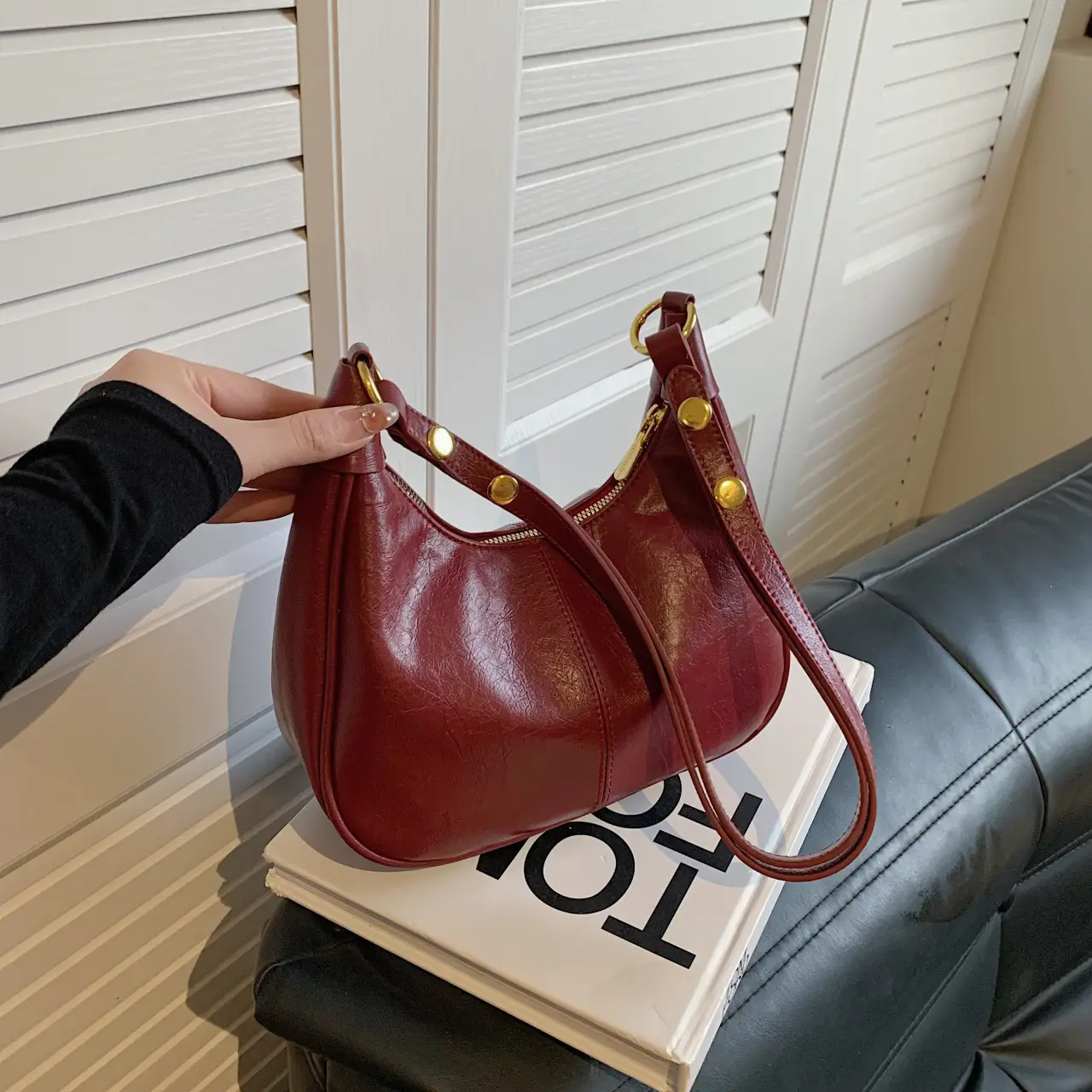 Women's Tan Leather Crossbody Bag with Gold Handle - Image 6
