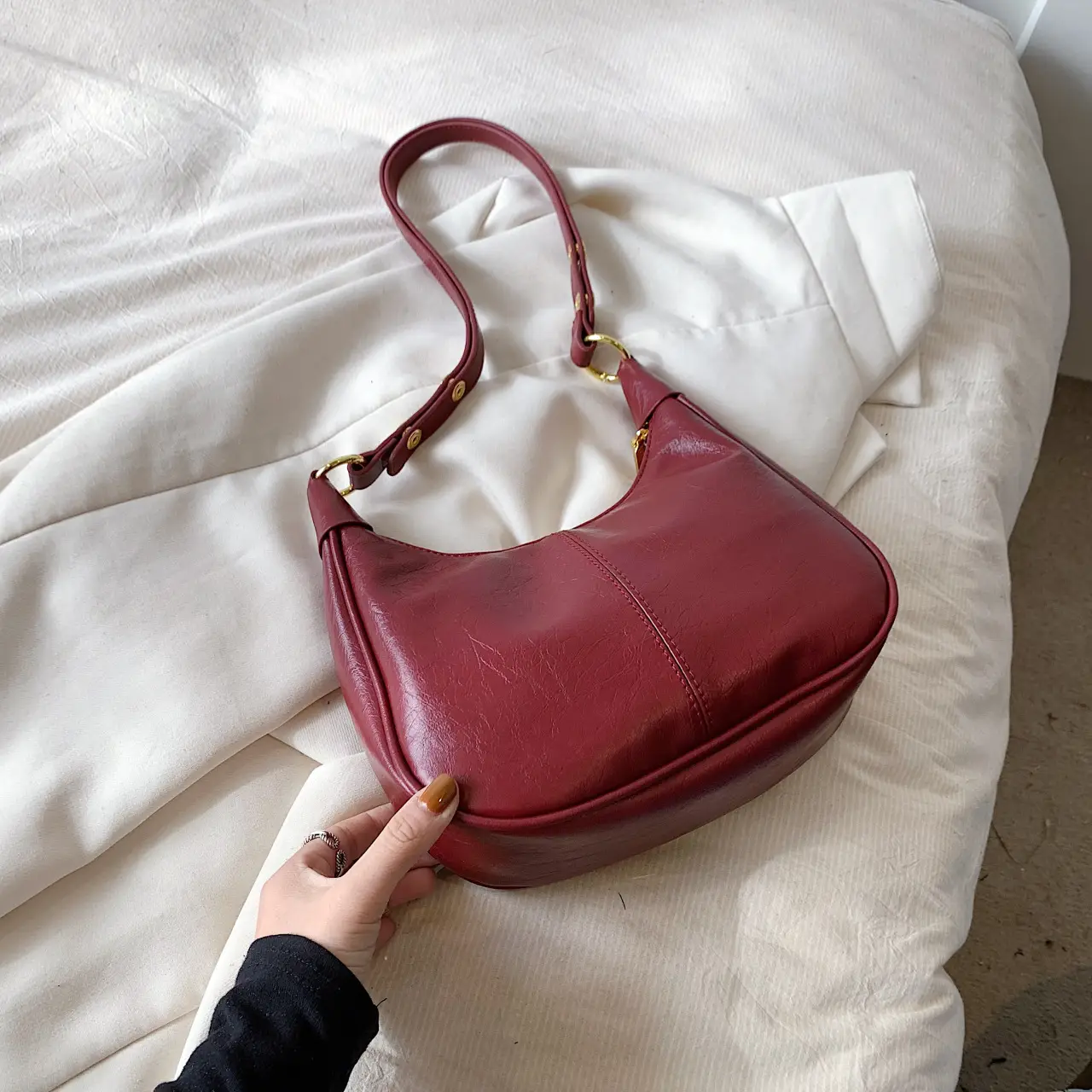 Women's Tan Leather Crossbody Bag with Gold Handle - Image 3
