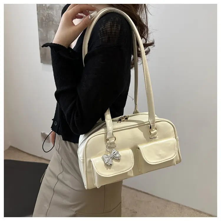White American Retro Hand Bowling Bag 2025 — feature 10