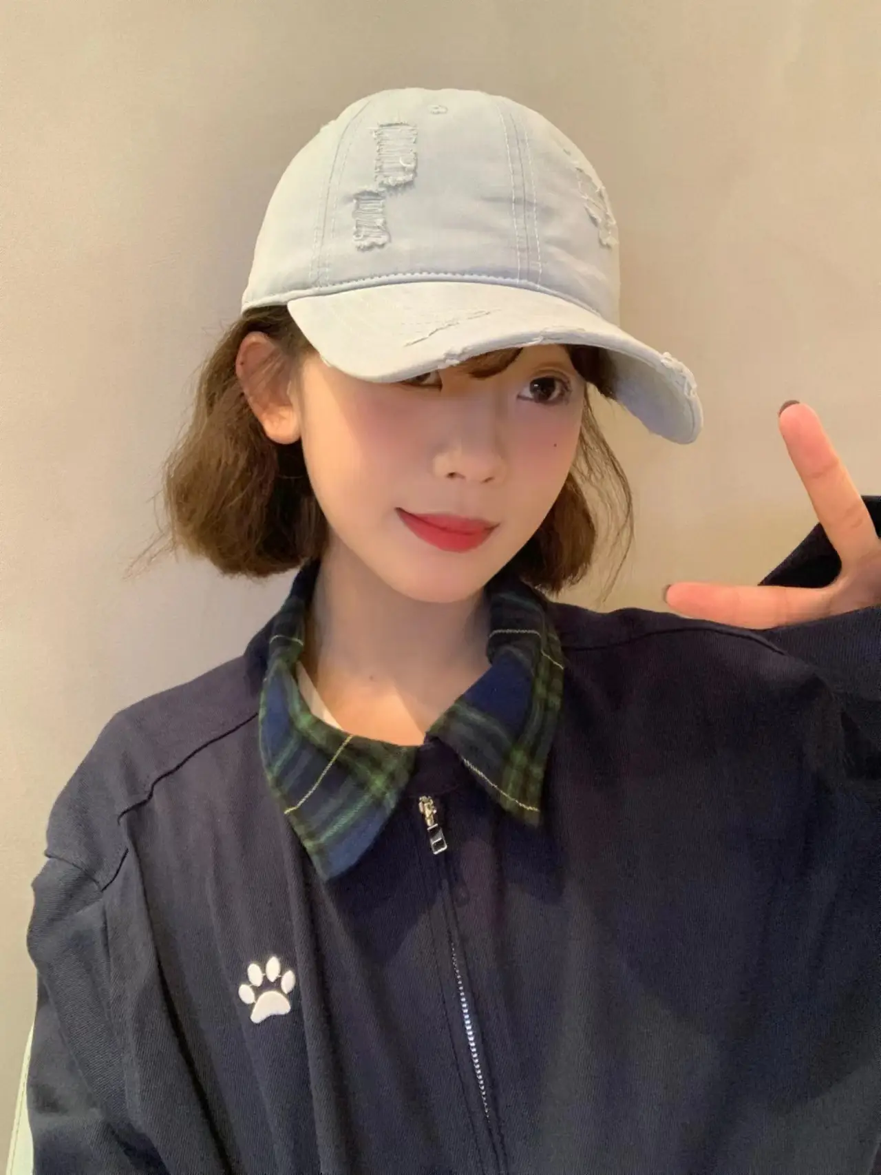 Red Ripped Baseball Cap with Embroidered Logo — feature 7
