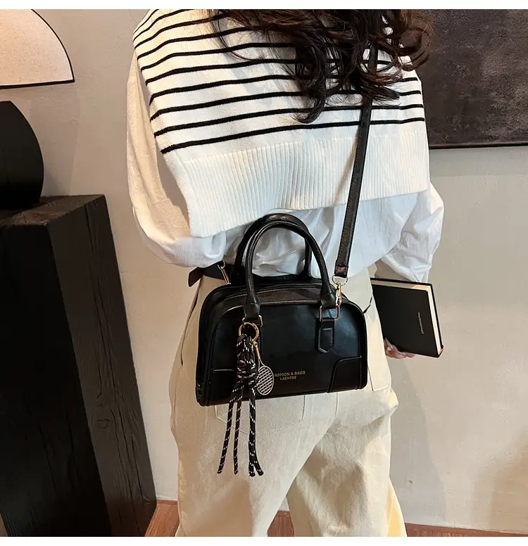 Vintage Women's Shoulder Crossbody Bag Brown Cream 2025 — feature 14