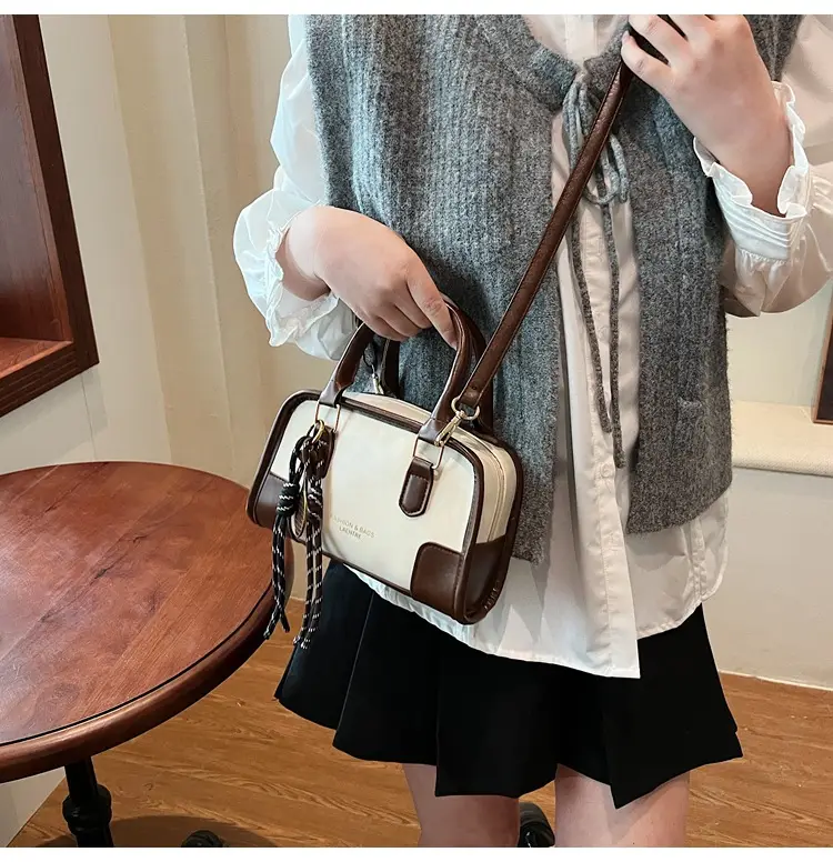 Vintage Women's Shoulder Crossbody Bag Brown Cream 2025 — feature 9