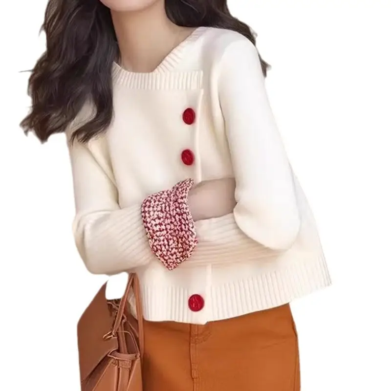 White Knitted Cardigan Top for Women Winter New Year - Image 6
